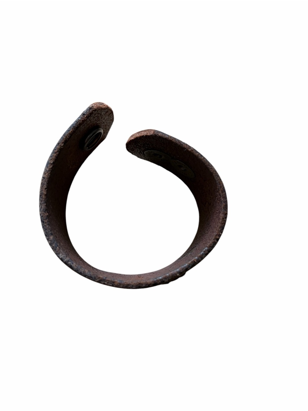 Brown leather cuff bracelet with cross design. Snap closure - Picture 8 of 8